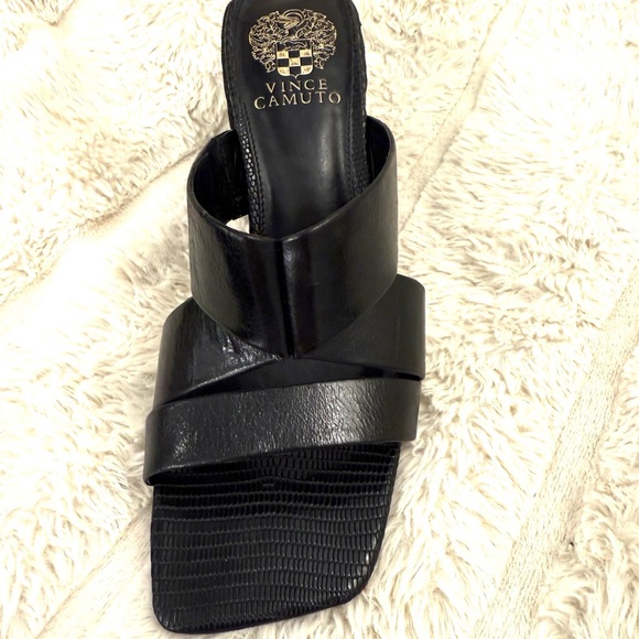 VINCE CAMUTO Black Sandals With Chunky Heel - Picture 12 of 16